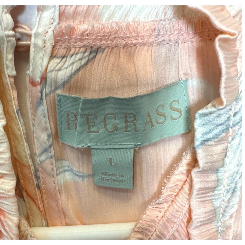 Ryegrass NWT Floral High Neck Smocked Peach Peplum Blouse Women’s Large - Picture 3 of 8